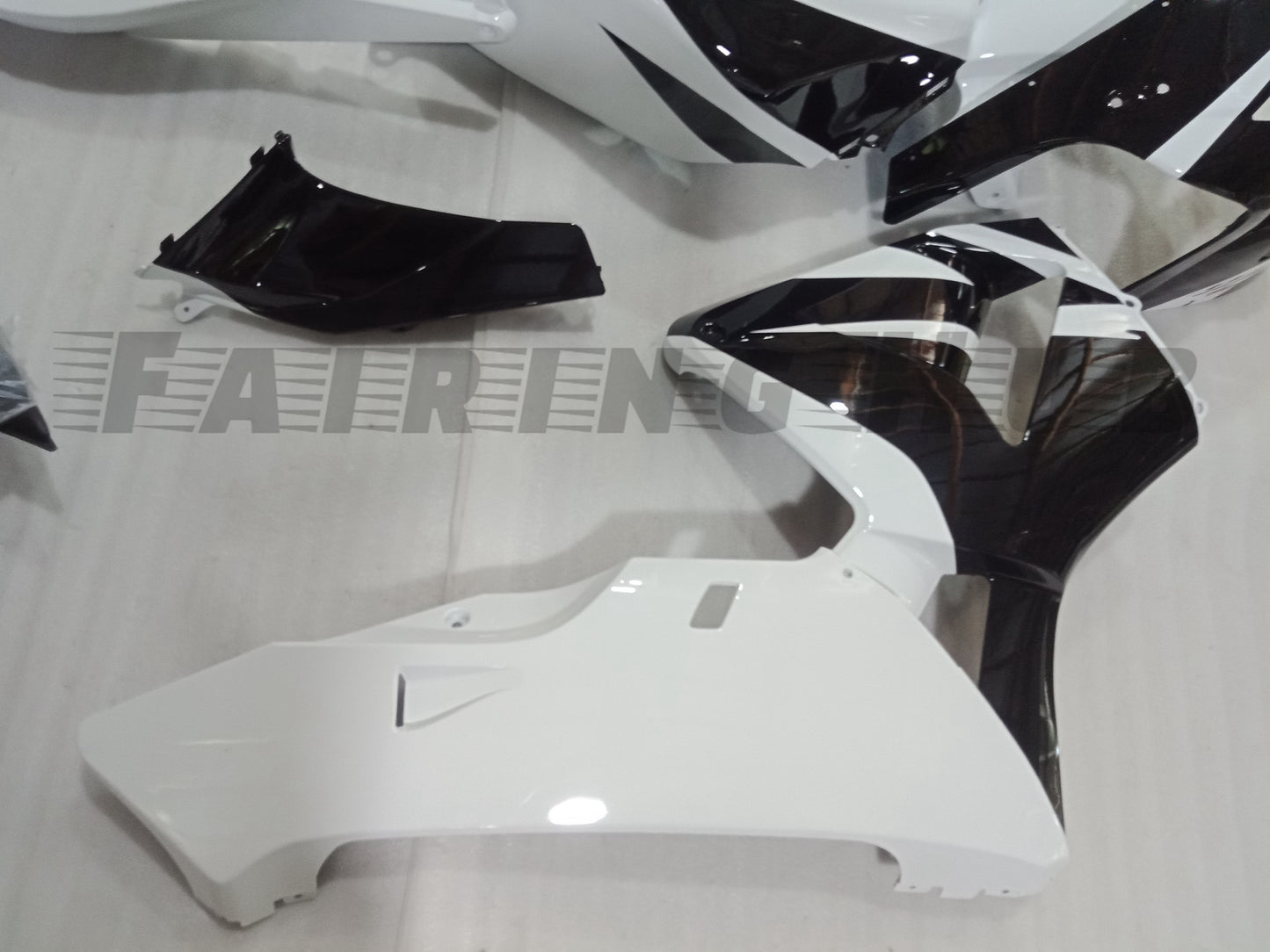 WHITE BLACK FAIRING KIT FOR HONDA CBR600RR F5 2003 2004